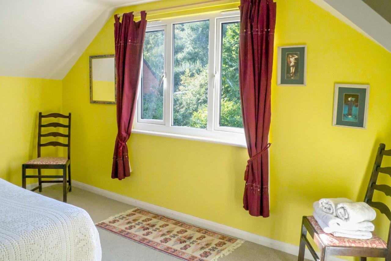 Healing Waters Sanctuary For Exclusive Private Hire And Self Catering Board, Vegetarian, Alcohol & Wifi Free Retreat In Глостънбъри Екстериор снимка