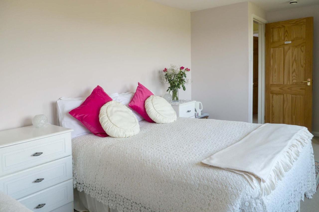 Healing Waters Sanctuary For Exclusive Private Hire And Self Catering Board, Vegetarian, Alcohol & Wifi Free Retreat In Глостънбъри Екстериор снимка