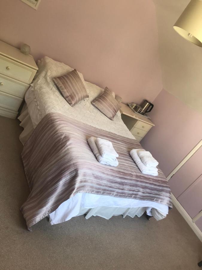 Healing Waters Sanctuary For Exclusive Private Hire And Self Catering Board, Vegetarian, Alcohol & Wifi Free Retreat In Глостънбъри Екстериор снимка