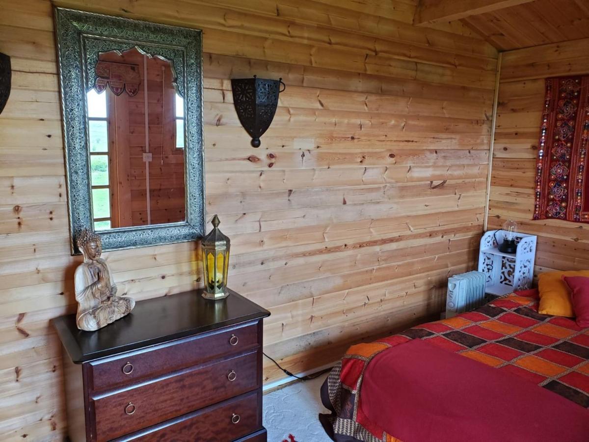 Healing Waters Sanctuary For Exclusive Private Hire And Self Catering Board, Vegetarian, Alcohol & Wifi Free Retreat In Глостънбъри Екстериор снимка